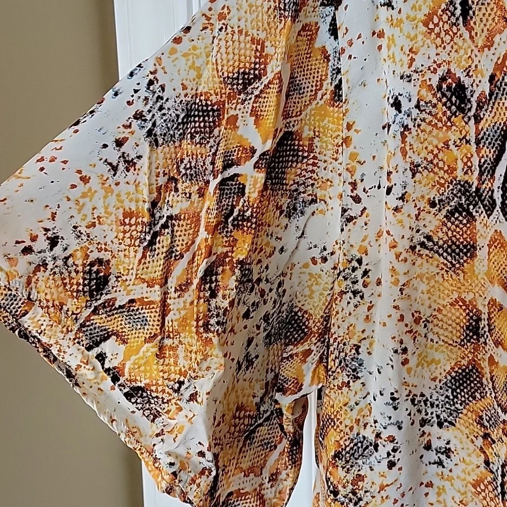 Cato Blouse XL Animal Print V-Neck Tie at Bottom Batwing Orange Brown Black